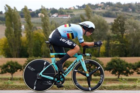 Van Till wins time trial silver despite a scary moment